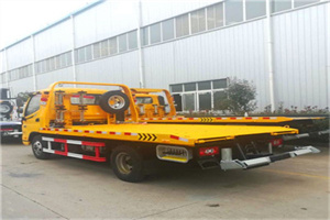 抚州附近拖车救援搭电